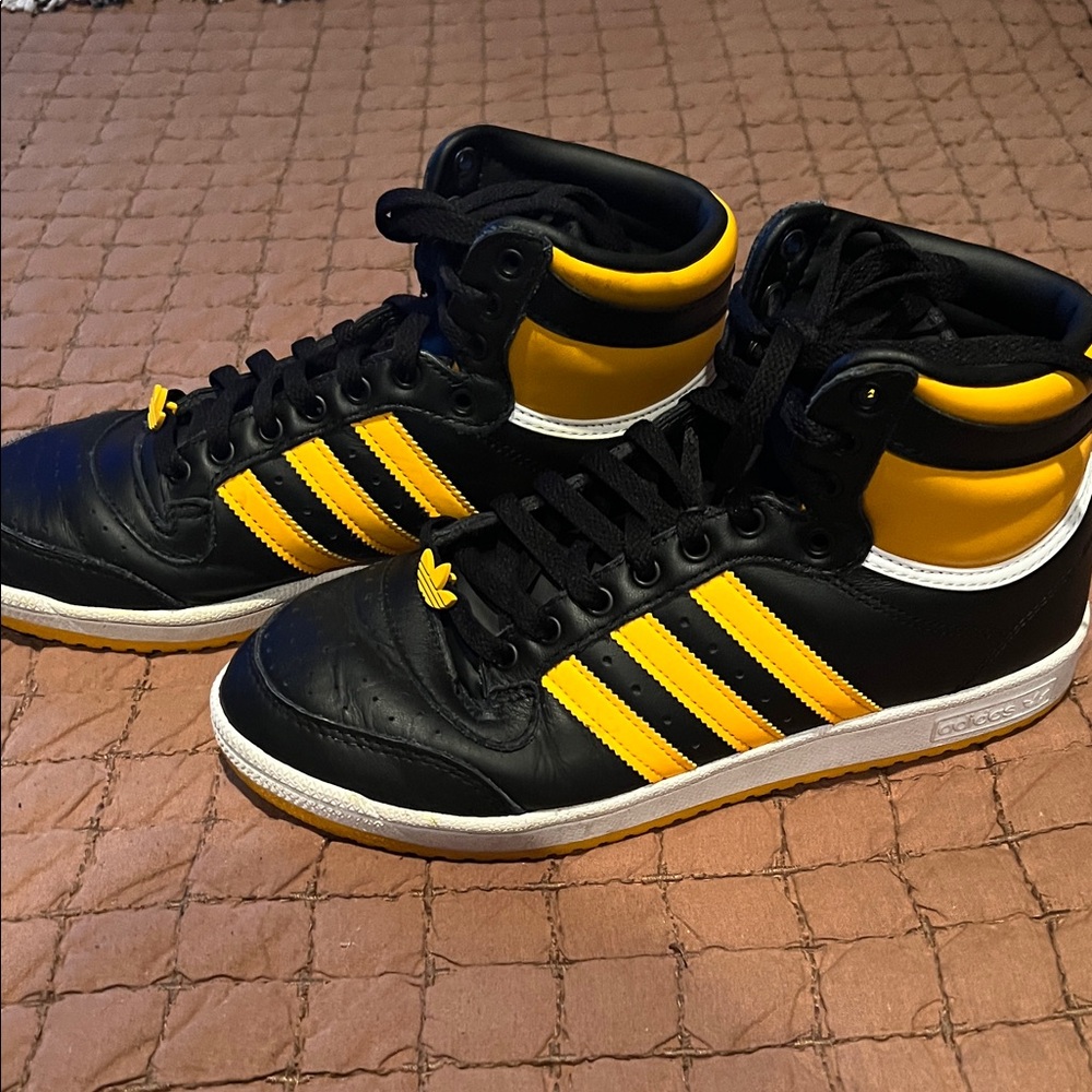Adidas Men's Black and Yellow Sneakers
